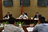 王一宏出席省食品安全委员会2018年第一次全体会议