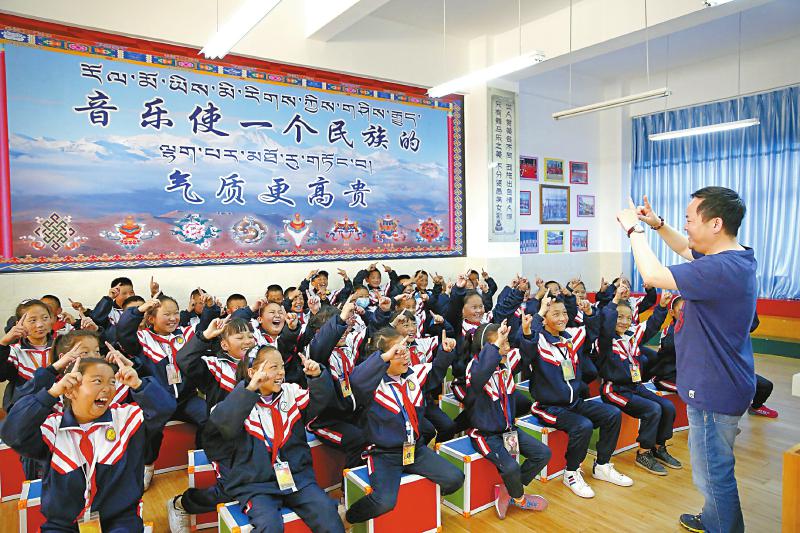  四轮驱动 四川教育鼎兴之路