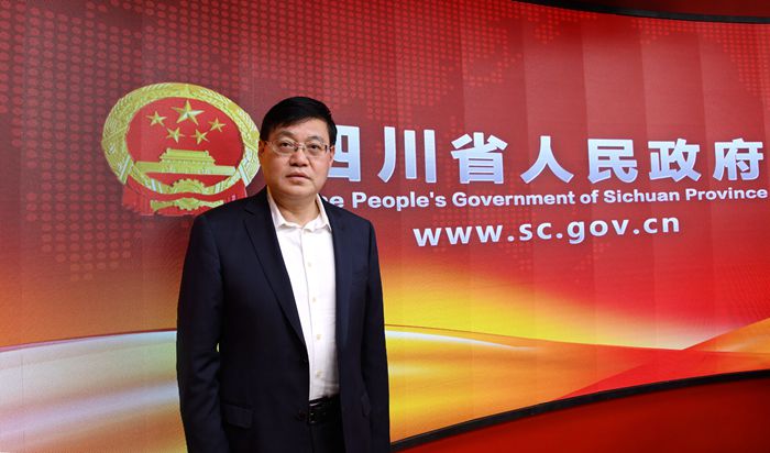 崔昌宏参观省政府网站