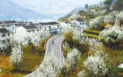 重建的乡镇美丽如画.