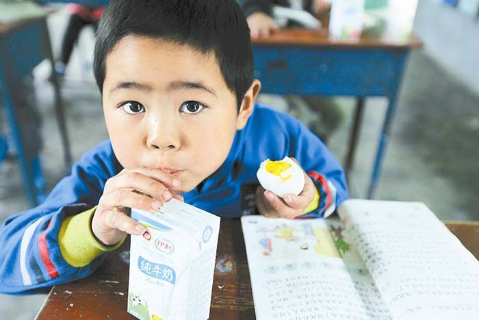 六一前再访我们牵挂的那些小学直升孩子图片