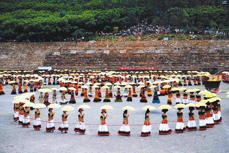 7月20日,凉山彝族火把节活动现场.
