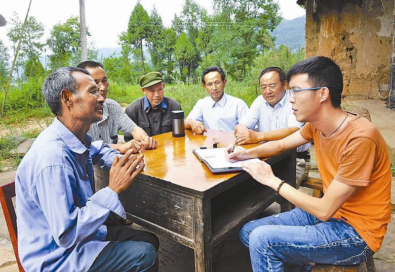 齐心协力脱掉穷帽子 实干巧干鼓起钱袋子