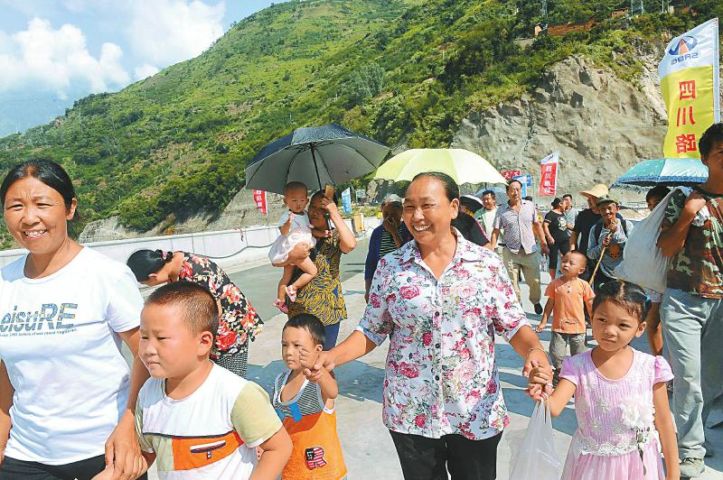 记者华小峰摄(视觉四川)布拖县龙潭镇冯家坪村和云