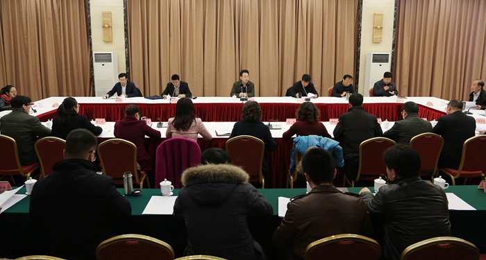 魏宏主持召开座谈会听取部分省人大代表和政协