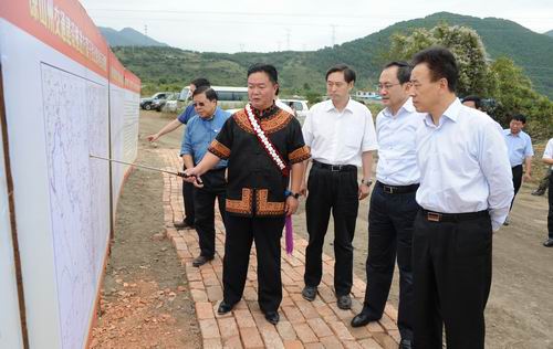 副省长王宁,省政协副主席,凉山州委书记翟占一,省政府秘书长叶壮和