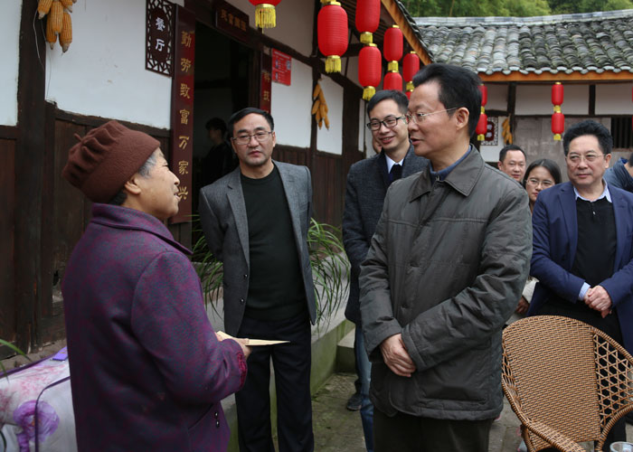 王铭晖在广安调研督导脱贫攻坚工作时强调:集