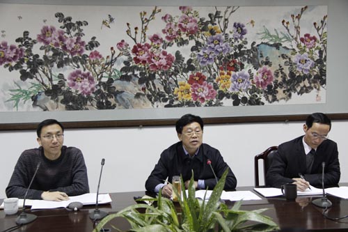 省政府参事、文史馆员讨论修改《政府工作报告