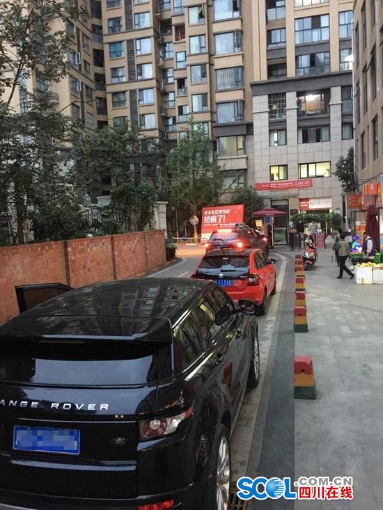 物业一纸通知 停车费暴涨3倍 业主质疑涨价合