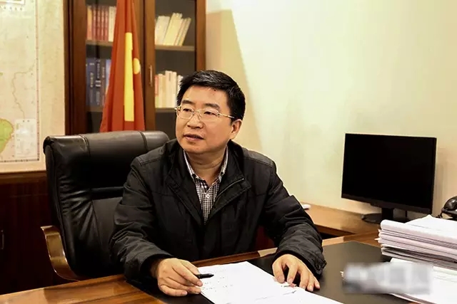 中江县委书记周新