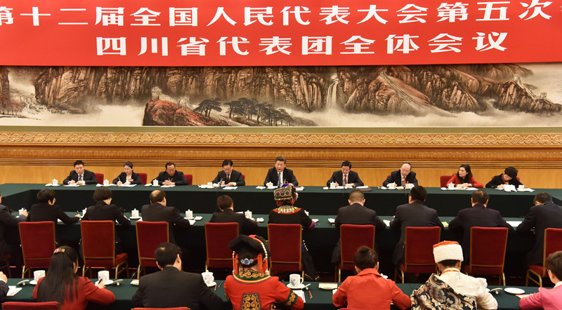 习近平到四川团,与总书记同排就坐的五位基层