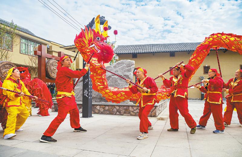 新成昆铁路全线贯通运营一周年