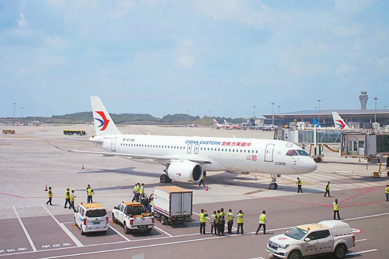 C919商业航班首飞成都 开始常态化商业运行「相关图片」