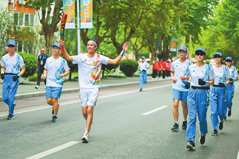 历时49天，成都大运会火炬传递圆满成功