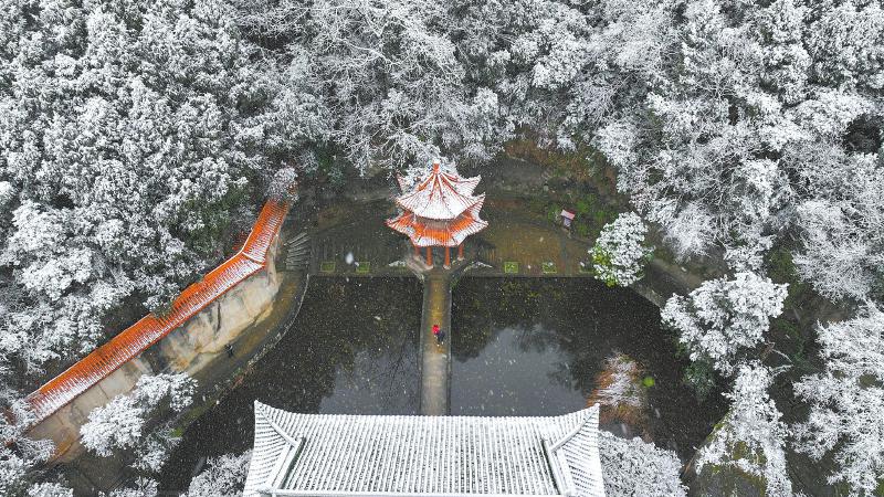 瑞雪“加温” 四川冰雪热