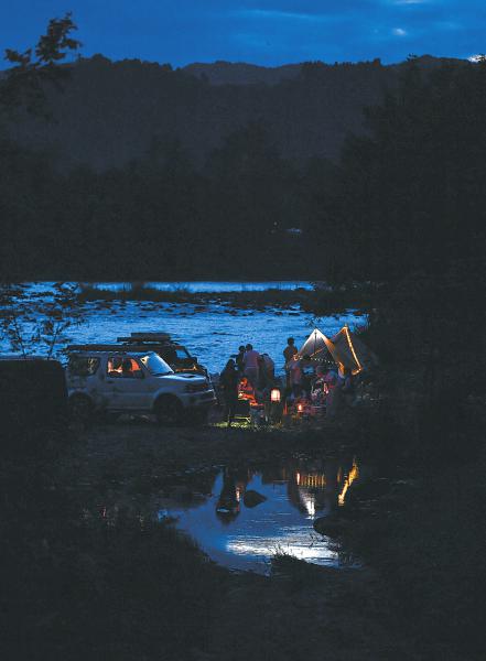 公园城市里露营 假日旅游新顶流「相关图片」