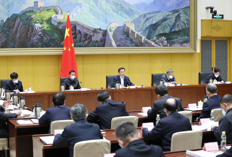 韩正在国务院食品安全委员会第五次全体会议上强调
全面落实“四个最严”要求
确保人民群众“舌尖上的安全”「相关图片」