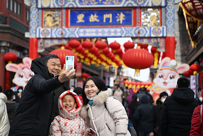 牢牢把握高质量发展这个首要任务
——以习近平同志为核心的党中央引领中国经济稳中求进开新局「相关图片」