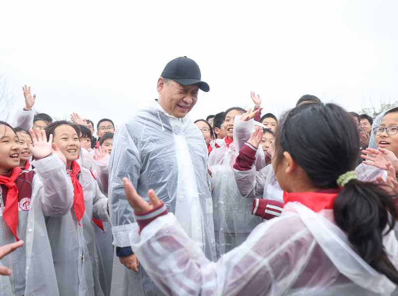 习近平在参加首都义务植树活动时强调 掀起造林绿化热潮 绘出美丽中国的更新画卷 李强赵乐际王沪宁蔡奇丁薛祥李希韩正参加「相关图片」