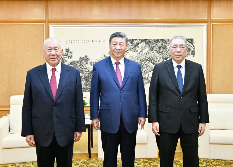 習(xí)近平會見何厚鏵和崔世安「相關(guān)圖片」