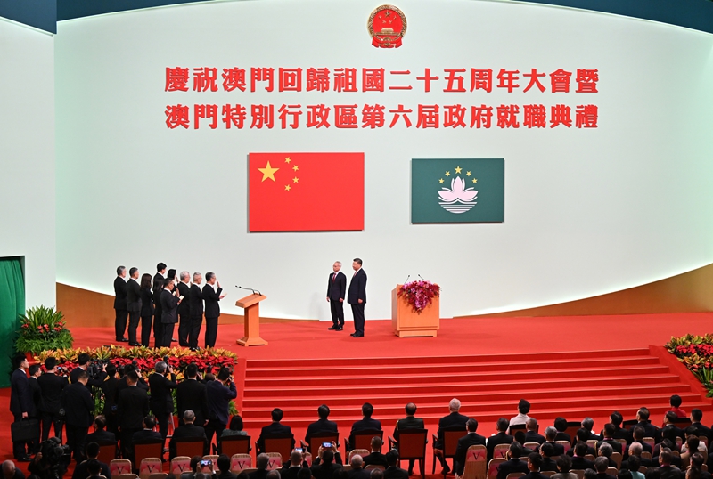 庆祝澳门回归祖国25周年大会暨澳门特别行政区第六届政府就职典礼隆重举行 
习近平出席并发表重要讲话「相关图片」