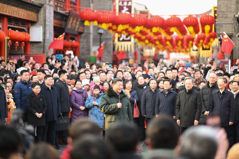 习近平春节前夕赴天津看望慰问基层干部群众 
向全国各族人民致以美好的新春祝福 
祝各族人民幸福安康 祝伟大祖国繁荣昌盛 
蔡奇陪同考察「相关图片」