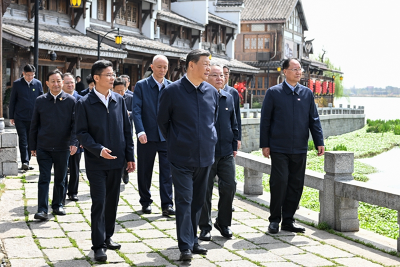 习近平在湖南考察时强调
坚持改革创新求真务实
奋力谱写中国式现代化湖南篇章
蔡奇陪同考察「相关图片」