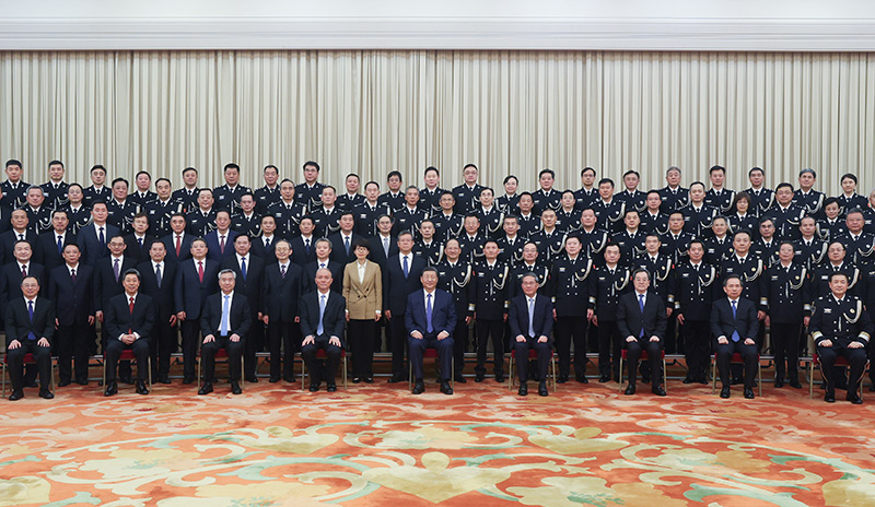 習(xí)近平會(huì)見全國公安工作會(huì)議代表「相關(guān)圖片」