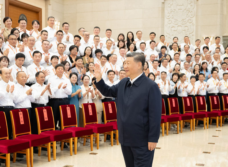 習(xí)近平在全國教育大會上強調(diào)：
緊緊圍繞立德樹人根本任務(wù)?朝著建成教育強國戰(zhàn)略目標扎實邁進「相關(guān)圖片」