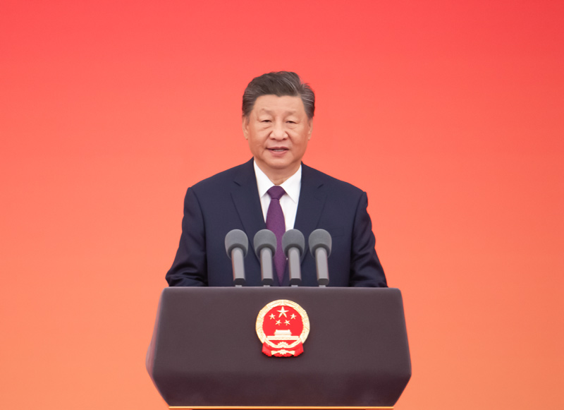 中華人民共和國(guó)國(guó)家勛章和國(guó)家榮譽(yù)稱號(hào)頒授儀式在京隆重舉行
習(xí)近平向國(guó)家勛章和國(guó)家榮譽(yù)稱號(hào)獲得者頒授勛章獎(jiǎng)?wù)虏l(fā)表重要講話
李強(qiáng)趙樂(lè)際王滬寧丁薛祥李希韓正出席 蔡奇主持「相關(guān)圖片」
