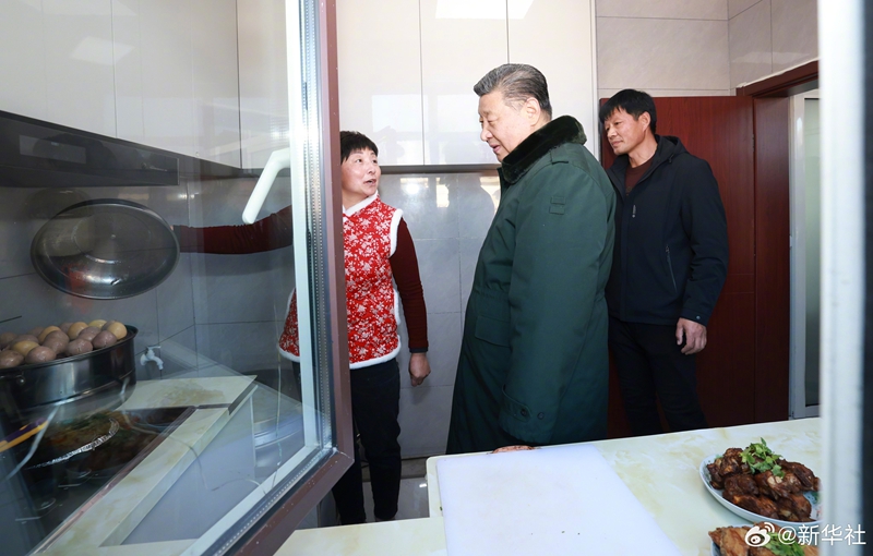 习近平在辽宁葫芦岛市看望慰问受灾群众「相关图片」