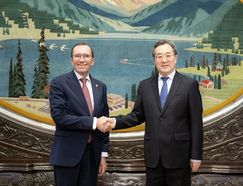 丁薛祥会见挪威外交大臣艾德「相关图片」