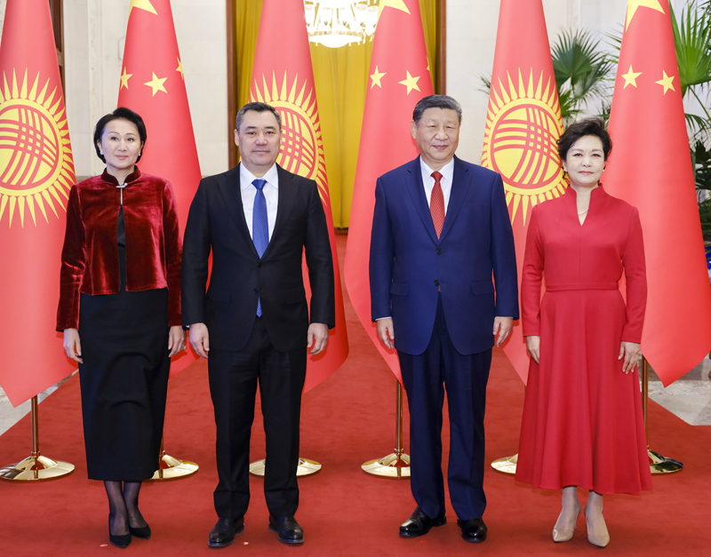 习近平同吉尔吉斯斯坦总统扎帕罗夫会谈「相关图片」