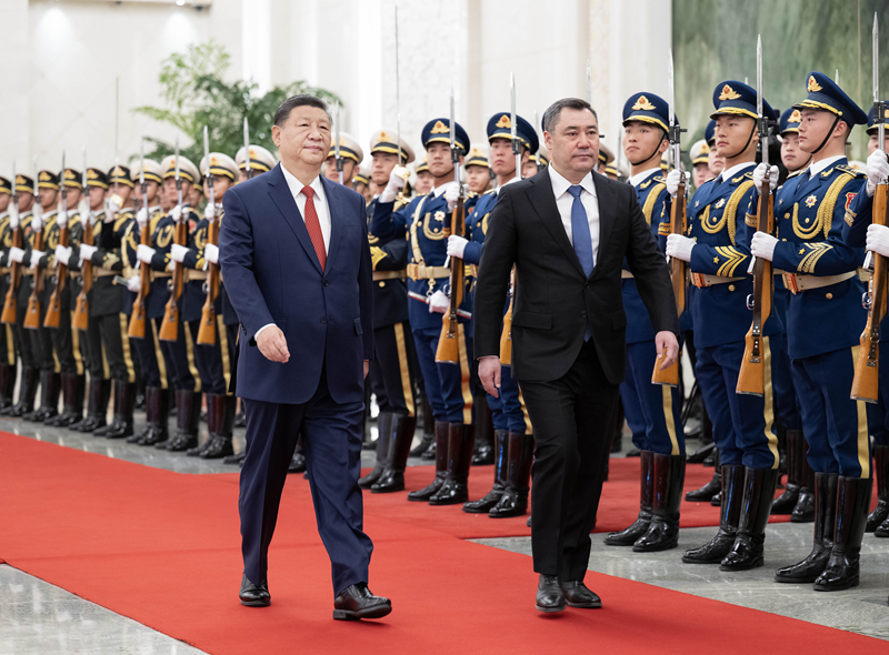 习近平同吉尔吉斯斯坦总统扎帕罗夫会谈「相关图片」