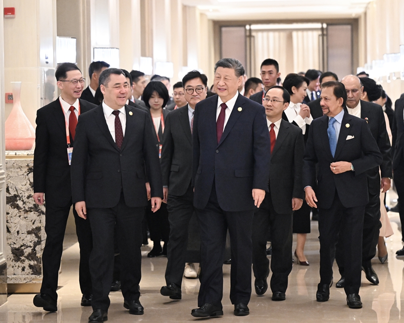 习近平和彭丽媛为出席哈尔滨第九届亚洲冬季运动会开幕式的国际贵宾举行欢迎宴会「相关图片」
