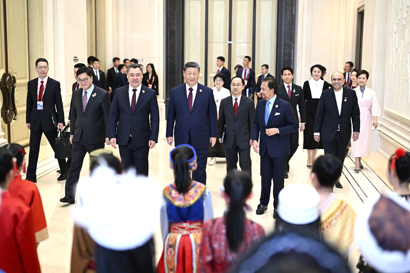 习近平和彭丽媛为出席哈尔滨第九届亚洲冬季运动会开幕式的国际贵宾举行欢迎宴会「相关图片」