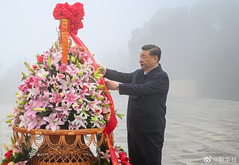 习近平在山西阳泉市向抗战烈士敬献花篮并参观百团大战纪念馆「相关图片」