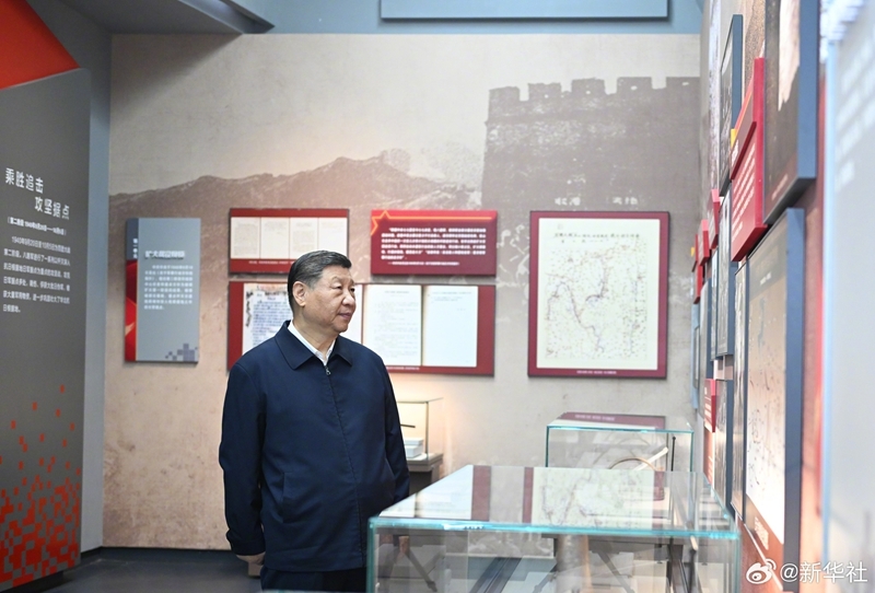 习近平在山西阳泉市向抗战烈士敬献花篮并参观百团大战纪念馆「相关图片」