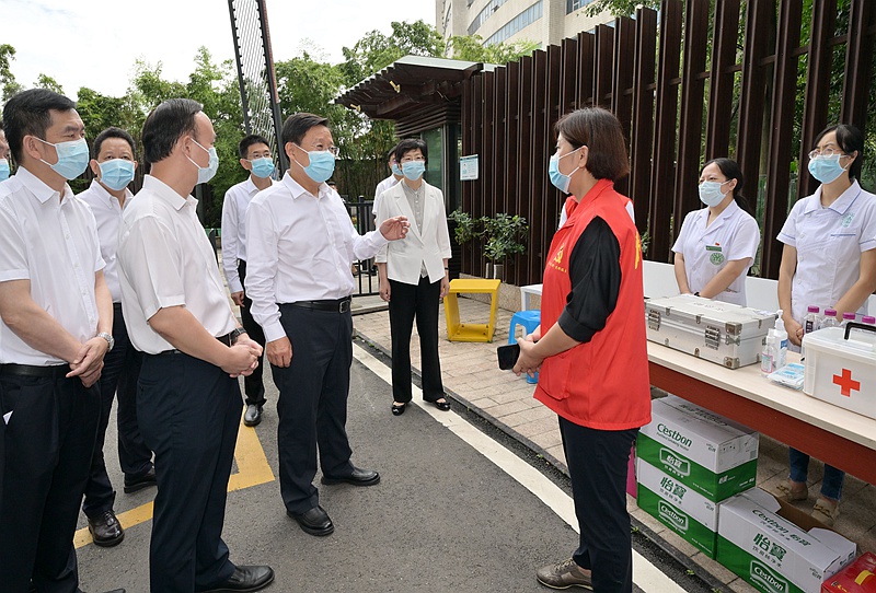 王晓晖在成都督导疫情防控工作时强调
以最短时间最低代价实现社会面清零
尽最大努力把疫情影响控制在最小范围「相关图片」