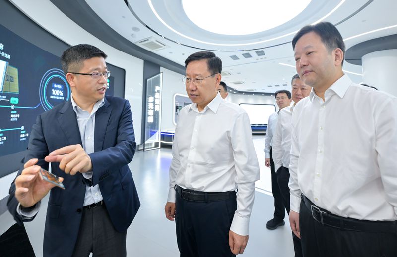 王晓晖在成都市眉山市绵阳市调研时强调<br>坚持科技创新与产业创新深度融合<br>推动重点产业建圈强链实现高质量发展