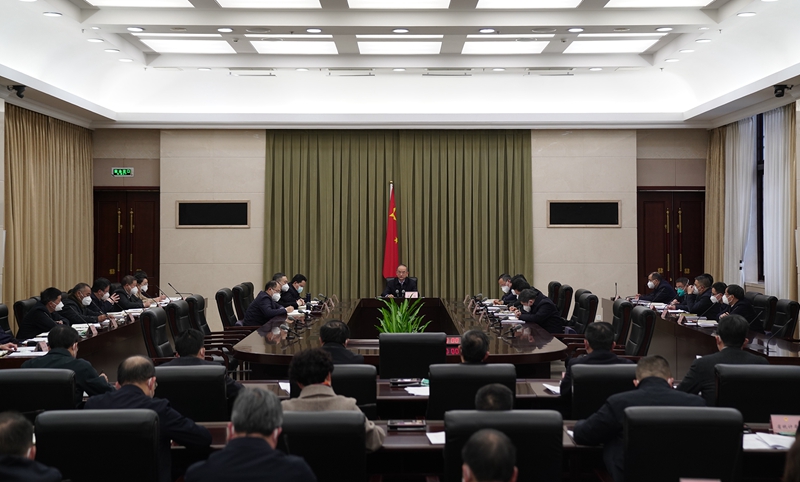 黄强主持召开省政府党组(扩大)会议暨理论学习中心组专题学习会
坚决扛起经济大省挑大梁重任「相关图片」