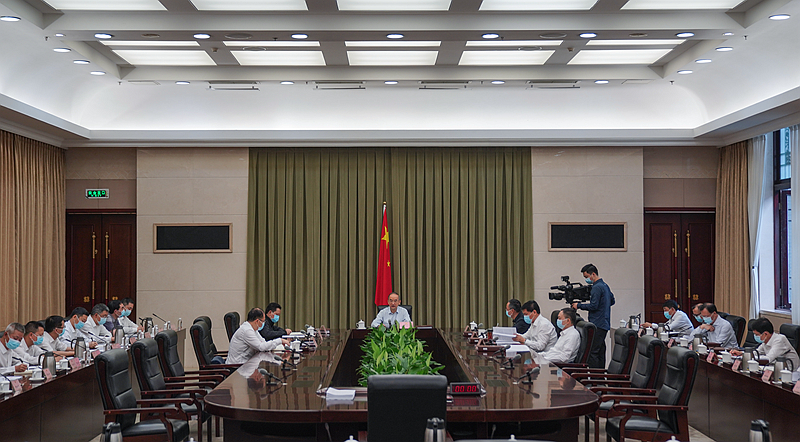 省政府召开党组（扩大）会议传达学习贯彻省第十二次党代会精神把学习宣传贯彻实际成效转化为推动发展的强大动力「相关图片」