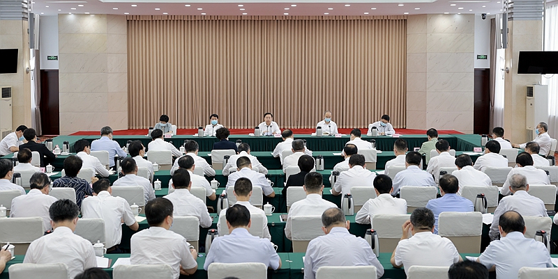 省委常委会召开（扩大）会议
专题传达学习习近平总书记来川视察重要指示精神
牢记嘱托 感恩奋进 担当实干
在新的征程上奋力谱写四川发展新篇章「相关图片」