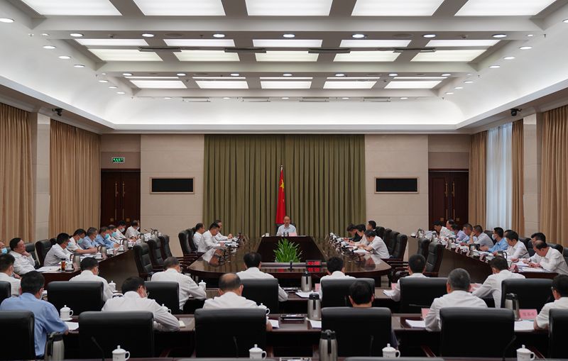 省政府召开党组(扩大)会议暨理论学习中心组专题学习会
传达学习习近平总书记重要讲话重要指示批示精神
围绕“以学增智”主题开展集中学习「相关图片」