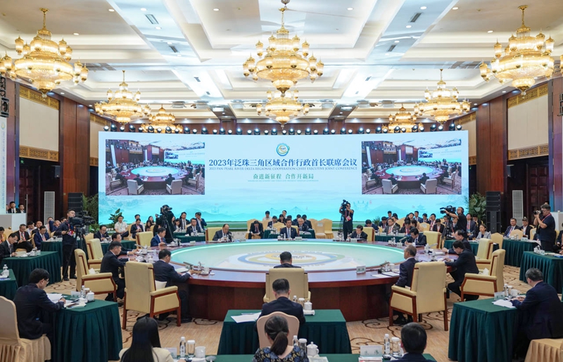 2023年泛珠三角区域合作行政首长联席会议在贵阳召开
黄强通报有关工作推进情况并发言「相关图片」