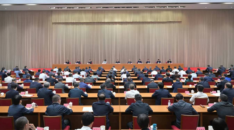 王曉暉在省委金融工作會議上強調(diào)
以打造金融強省為目標
扎實推進我省金融高質(zhì)量發(fā)展
黃強主持 施小琳出席「相關(guān)圖片」