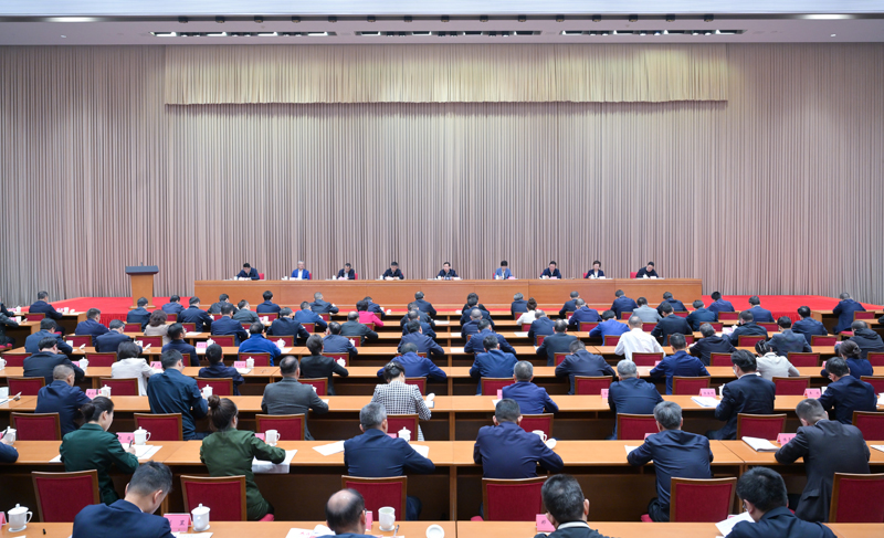 王晓晖在四川省卫生健康大会上强调
加快建设新时代更高水平的健康四川
为谱写中国式现代化四川新篇章打下坚实健康基础
施小琳主持 于立军出席「相关图片」