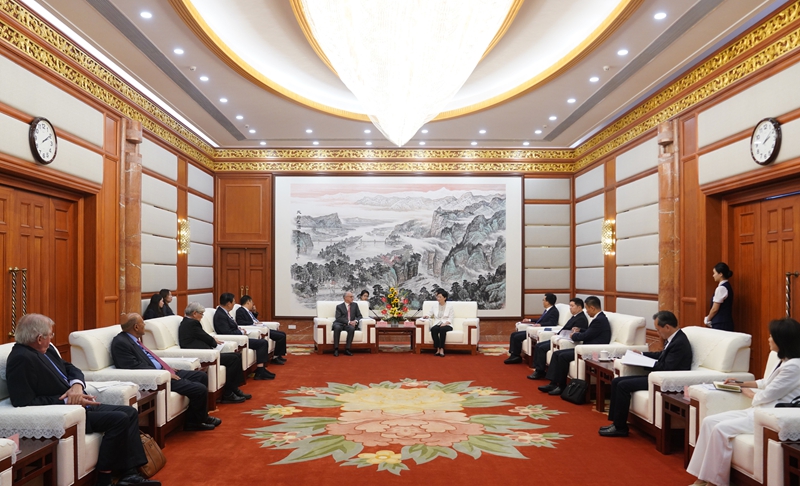 施小琳會見中投公司國際咨詢委員會委員詹誠信一行「相關(guān)圖片」