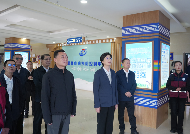 施小琳在甘孜调研时强调
加强生态保护 做强特色产业 提升治理水平
持续保障改善民生 推动民族地区高质量发展「相关图片」