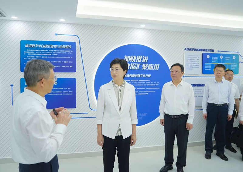 施小琳在省教育信息化与大数据中心调研时强调 
坚守教育初心 促进教育惠民 
努力让每个孩子都享有人生出彩的机会「相关图片」